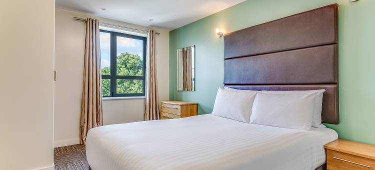 里兹海丁利客房(Roomzzz Leeds Headingley)图片