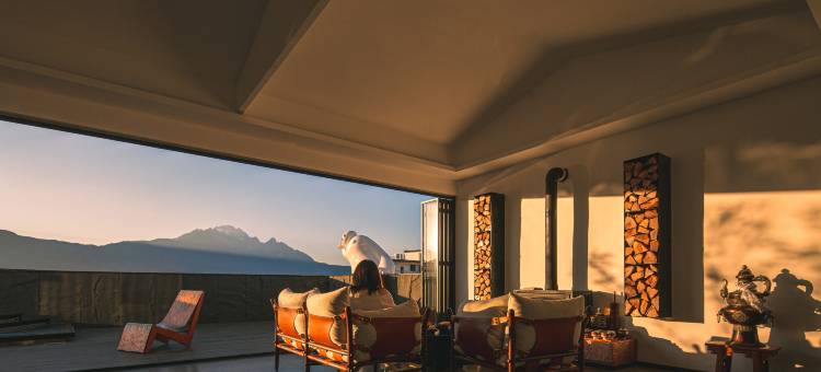 纳主·空中庭院设计师雪山观景民宿(丽江城日照金山店)图片