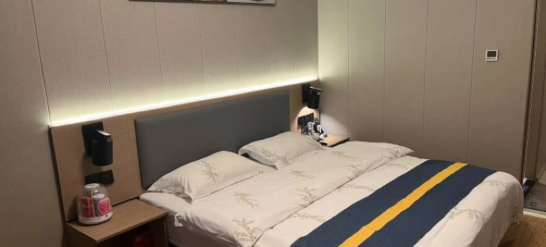 5+2精品酒店(平邑滨水雅园店)图片