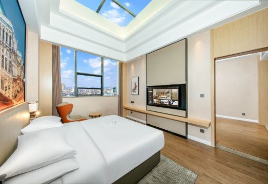Vienna International Hotel (Yibin Changning High-speed Railway Station) Hotel Overview