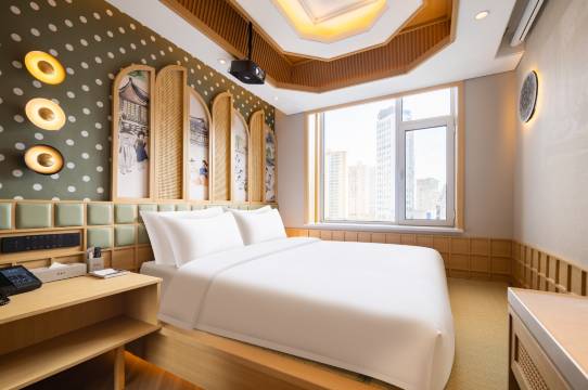 栀子·艺术酒店(延吉延边大学网红墙店)图片