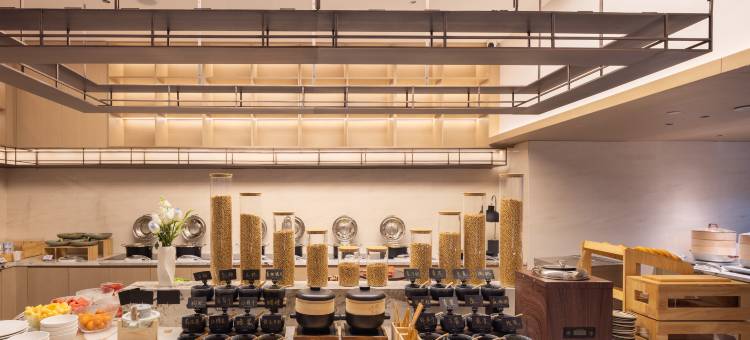 北京中关村学院桥地铁站亚朵酒店图片