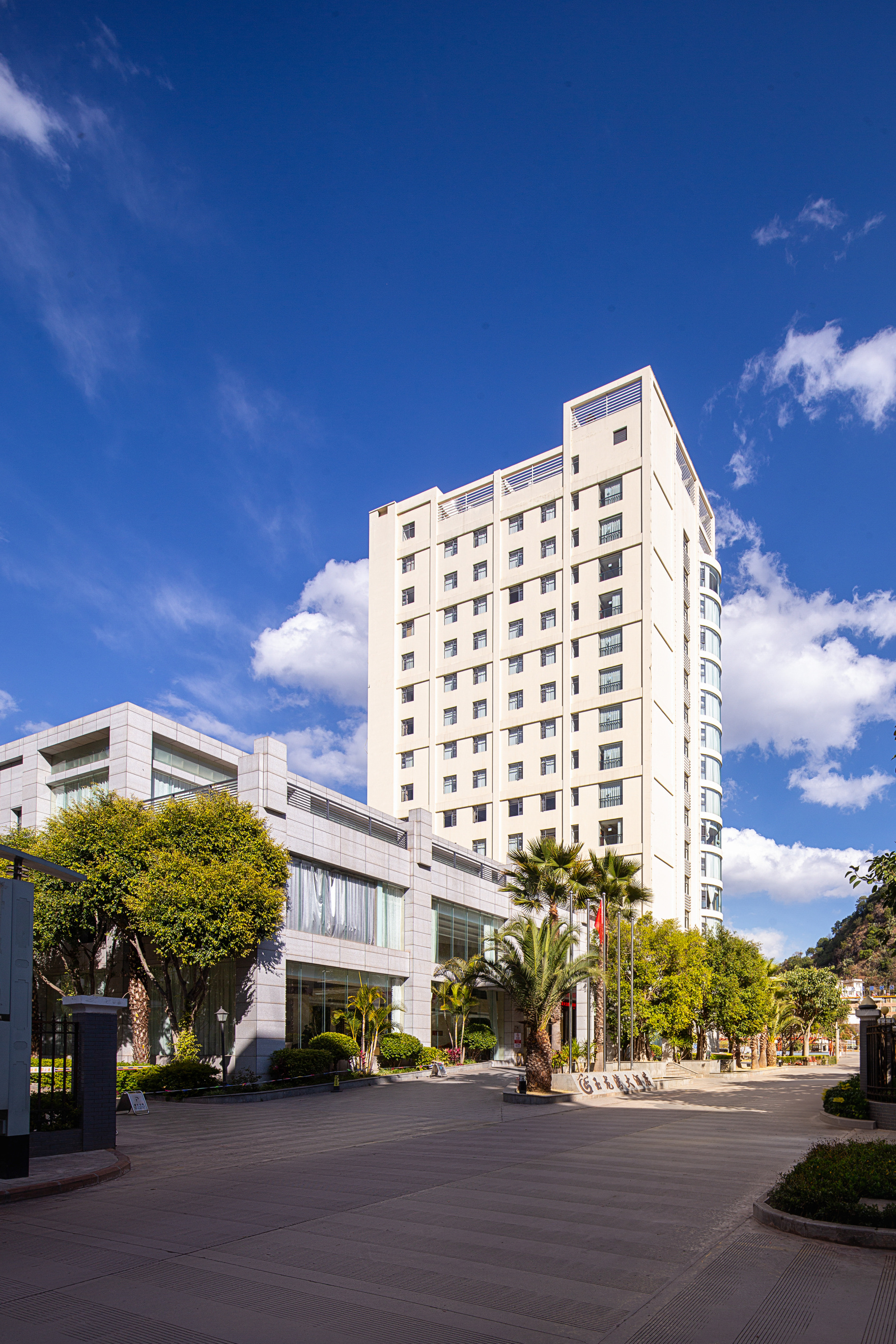 Yulongwan Hotel Over view