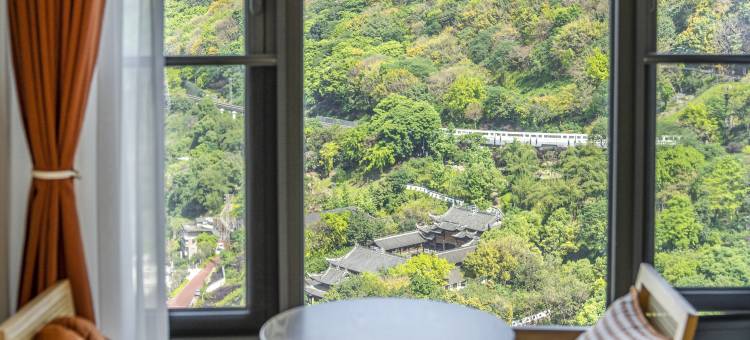 春风暮雨 | 高空江景 ·view影院酒店(企业天地化龙桥地铁站店)图片