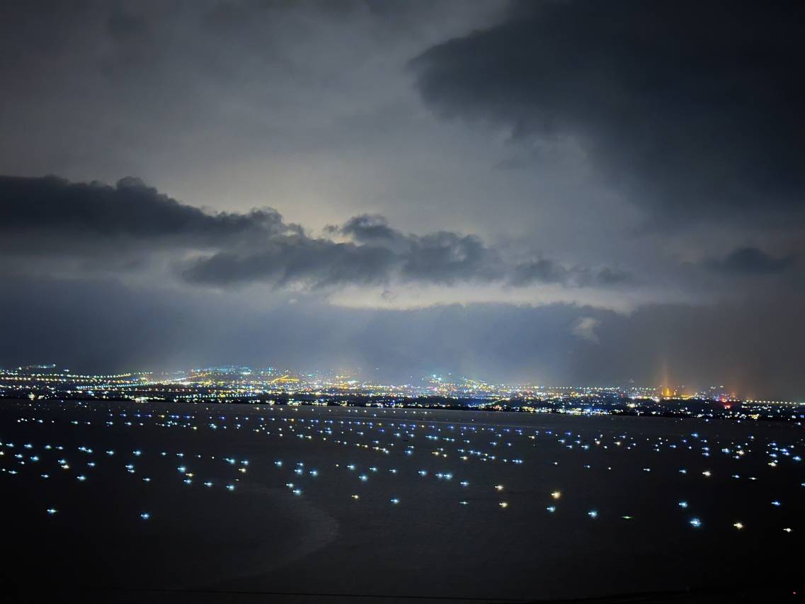 大理十二云彩别墅海景酒店(洱海店)图片