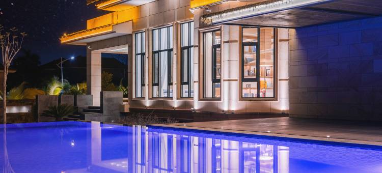 西双版纳景洪萨度•澜湄听涛度假酒店(曼听御花园泼水广场店)图片