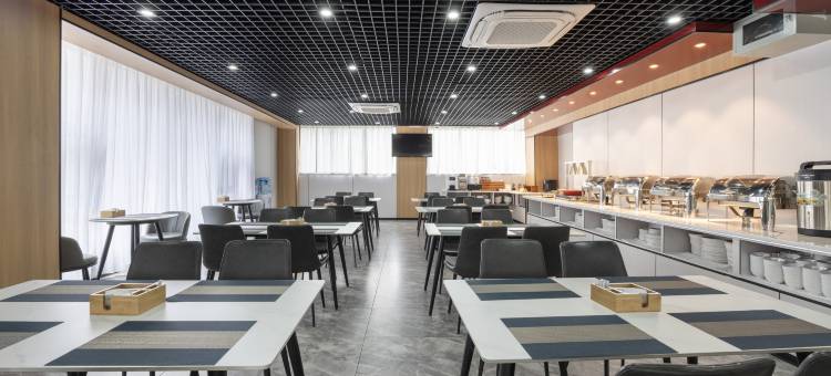 柏曼酒店(佛山陶瓷总部湖涌地铁站店)图片