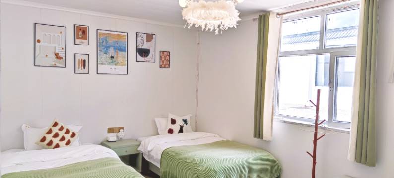 乌兰抚月民宿(茶卡店)图片