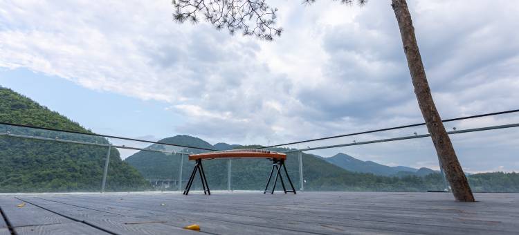 建始巨猿谷悬崖民宿图片