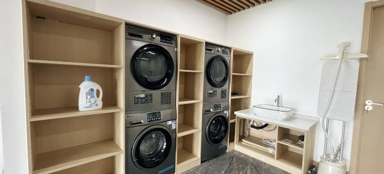 洛宁曼居酒店(聚魁楼店)图片