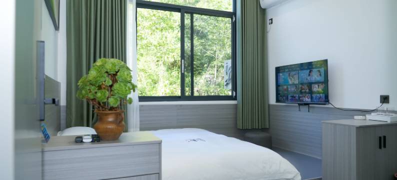 鹤峰山间人家民宿(屏山峡谷店)图片