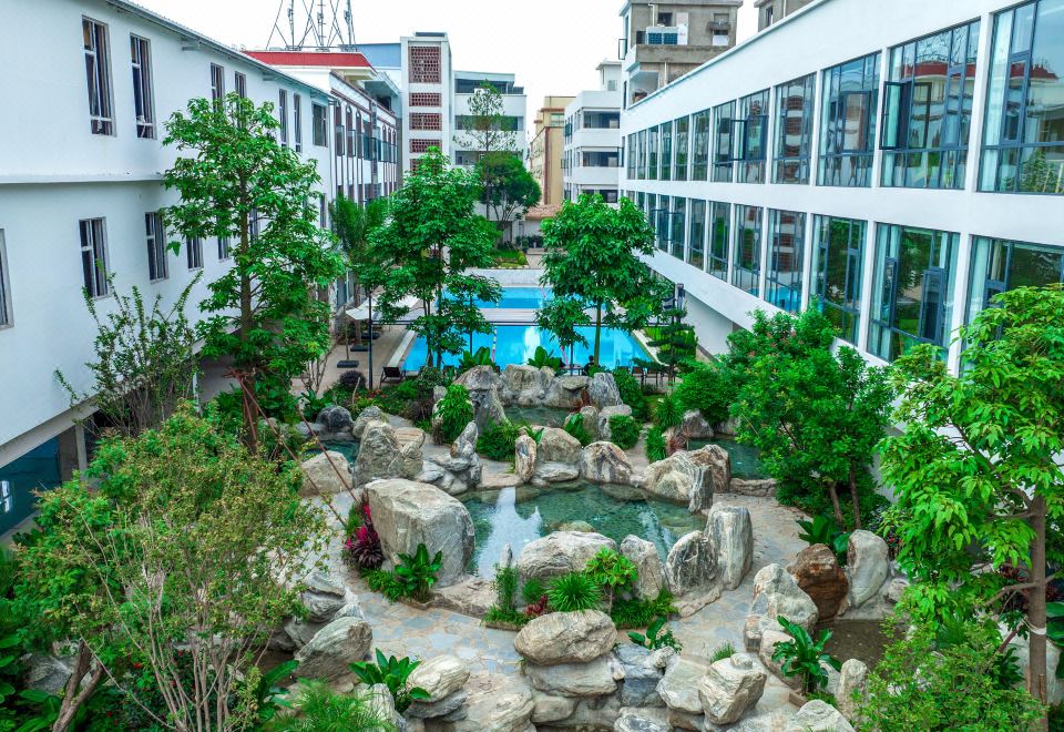 弥勒天泉温泉酒店（湖泉生态园店）外景图