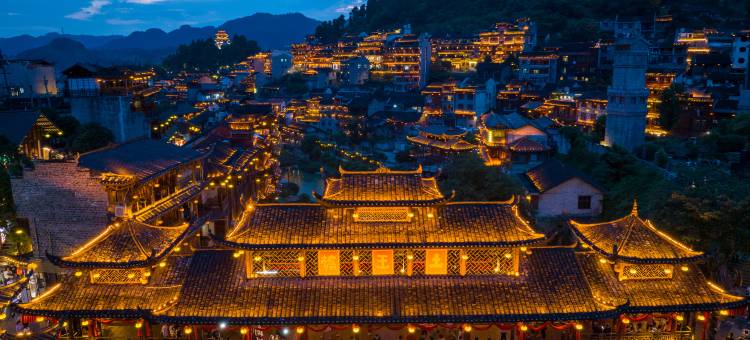 十二城·山河图280°一线江景度假云宿(芙蓉古镇大瀑布店)图片