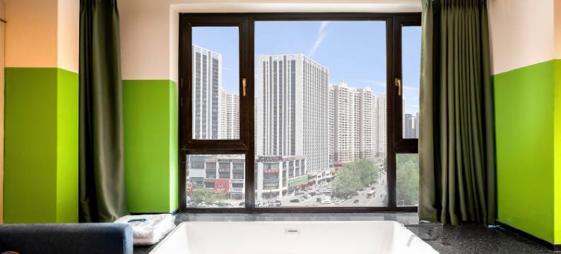 轻呈有戏酒店(哈尔滨西站哈西万达店)图片