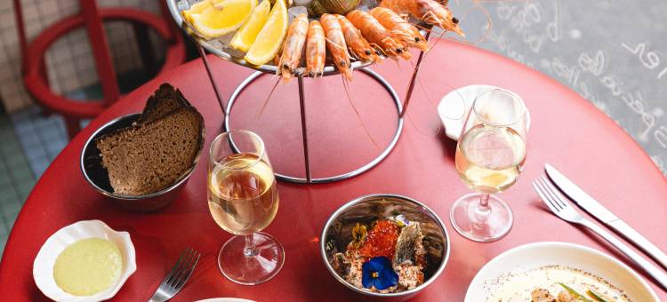 巴黎蒙马特高地罗什舒阿尔酒店(带巴黎圣心堂景观)(Hotel Rochechouart)图片