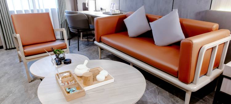 成都熊猫假日酒店(建设路东郊记忆店)图片