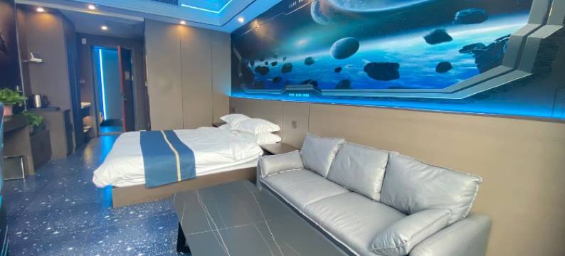 御竞酒店(化隆县群科新区中心广场店)图片