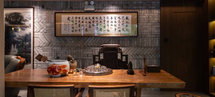 凤凰一泉江景·古桥云影·禅意设计师度假美宿(凤凰古城沱江店)图片