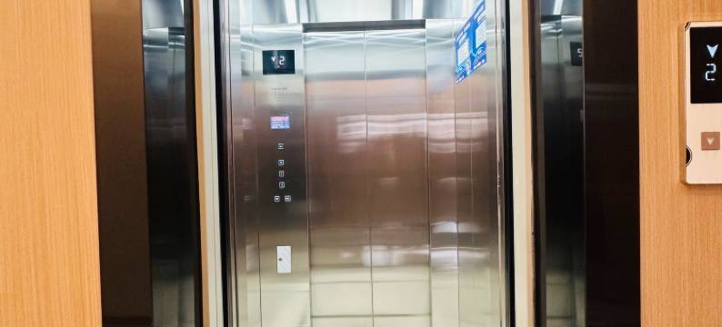 柏林索丽酒店(台江职校店)图片