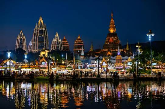 景洪星辉记忆美宿(告庄星光夜市店)