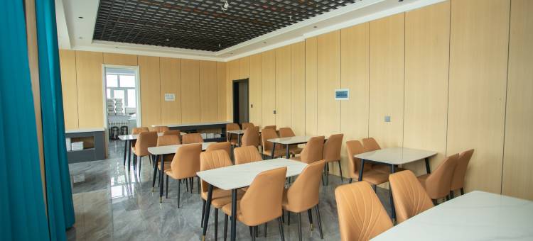 九州国际酒店(满洲里中苏金街店)图片