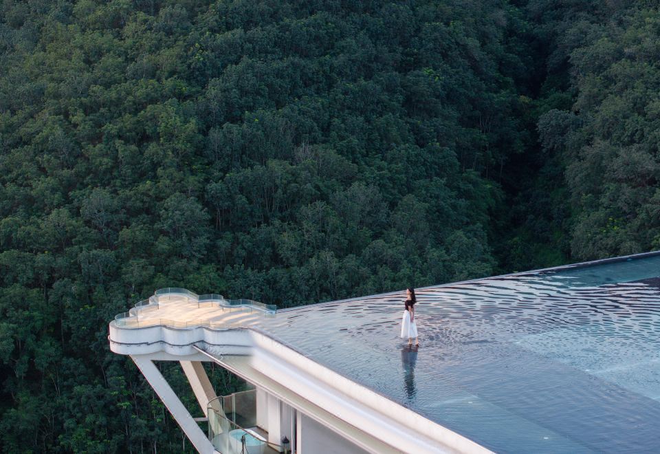 Yunman Starry Sky Cliff Panoramic Resort Hotel over view