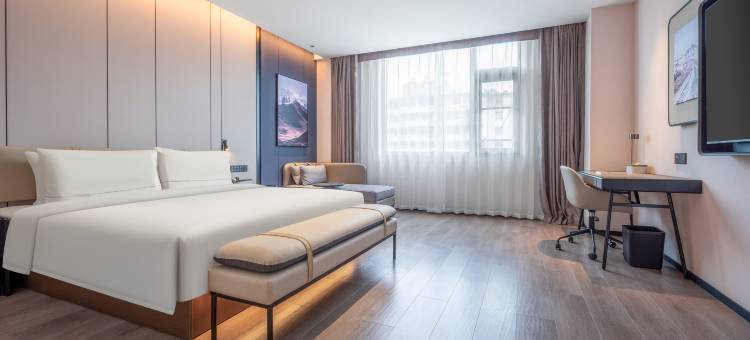 贵阳喷水池延安西路地铁站亚朵酒店图片