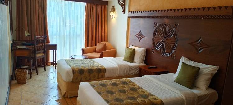 Sarovar Portico印度的苍鹭(The Heron by Sarovar Portico India)图片