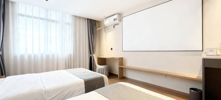 四季影院酒店(南昌八一广场火车站店)图片