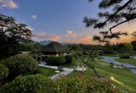 终南·景庄温泉度假酒店外景图