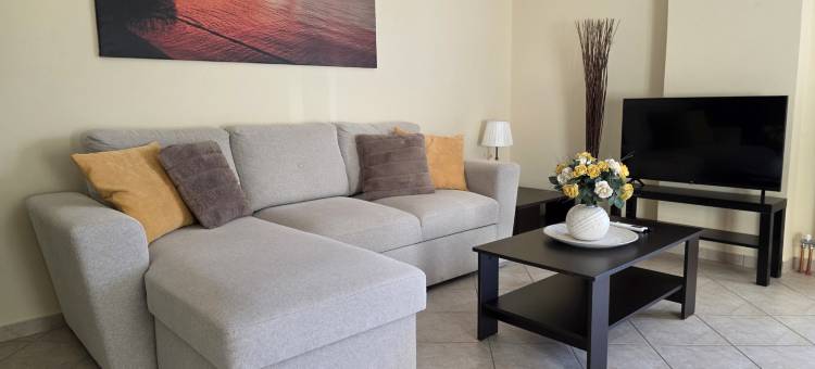 Garden apartment 20m from the sea图片