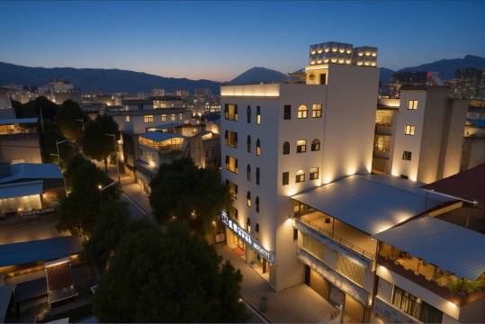 越西觅渡轻奢酒店(越西站店)