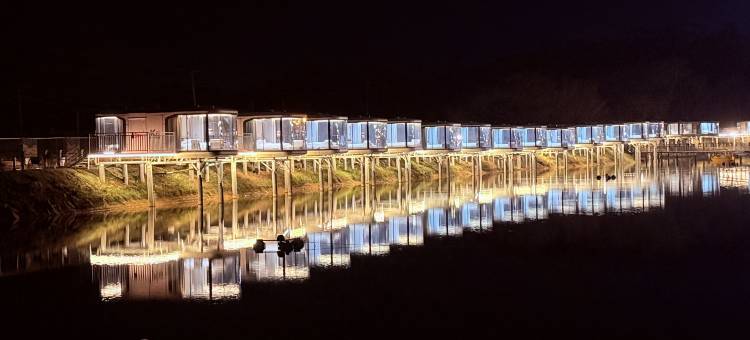 凤乡乐宿太空舱湖景民宿图片