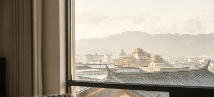 香格里拉•拾壹观城供氧民宿(独克宗古城大佛寺转经筒店)图片