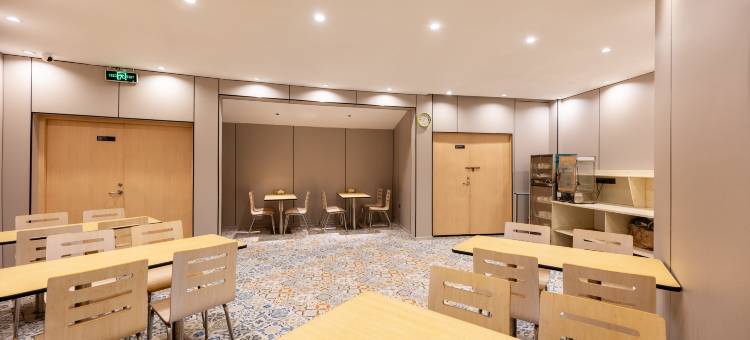 艺龙安云酒店(福州奥体东岭地铁站店)图片
