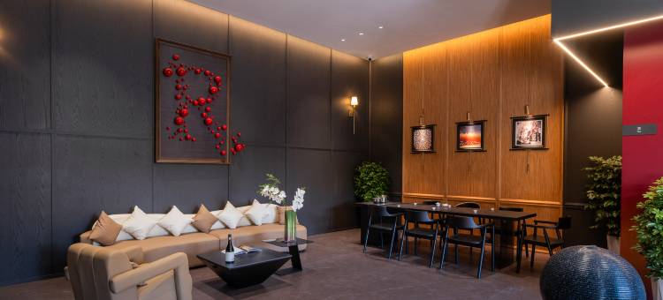 R ROYALSS 酒店(芒市广场树包塔店)图片