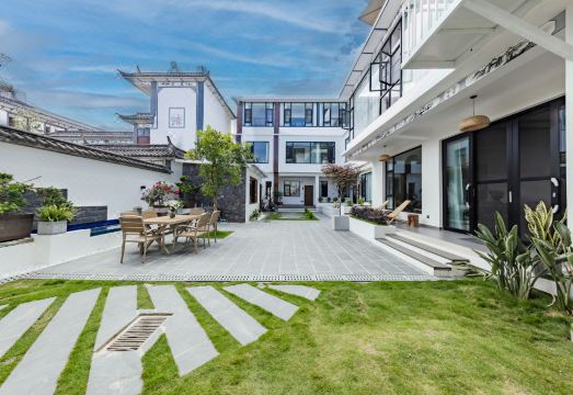 Dali Jiuju Cottage Designer Homestay (Erhai Huanhai West Road) Hotel Overview