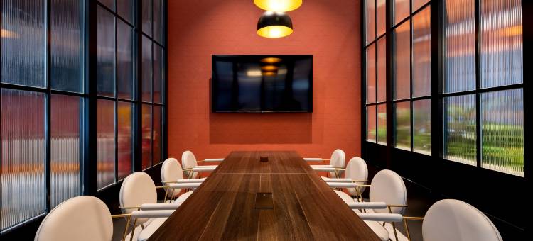 柏曼酒店(库尔勒市政府杜鹃河店)图片