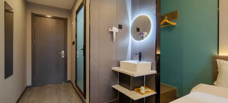 速8优选酒店(威海站汽车总站店)图片