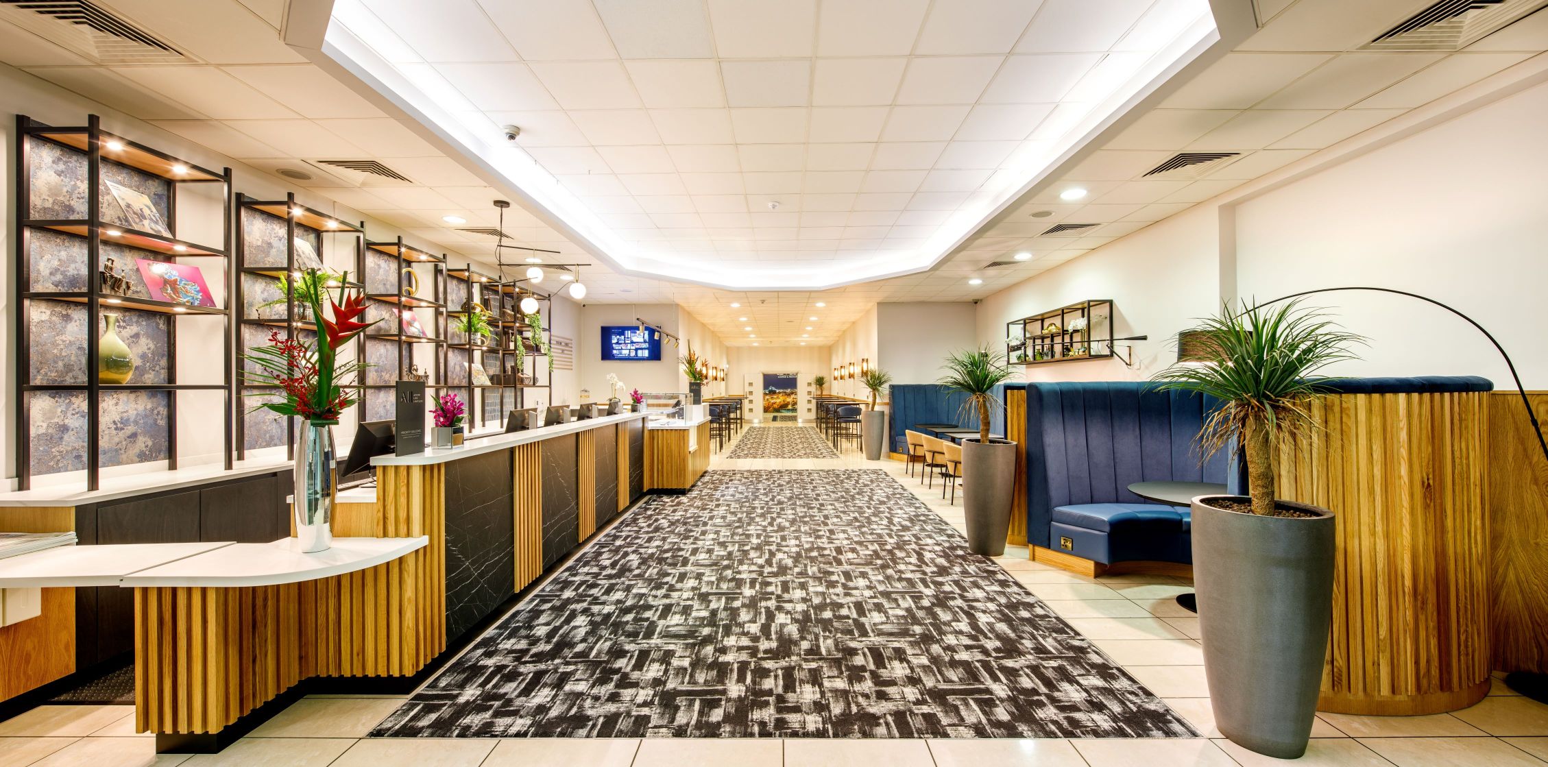 Mercure Manchester Piccadilly Hotel Over view