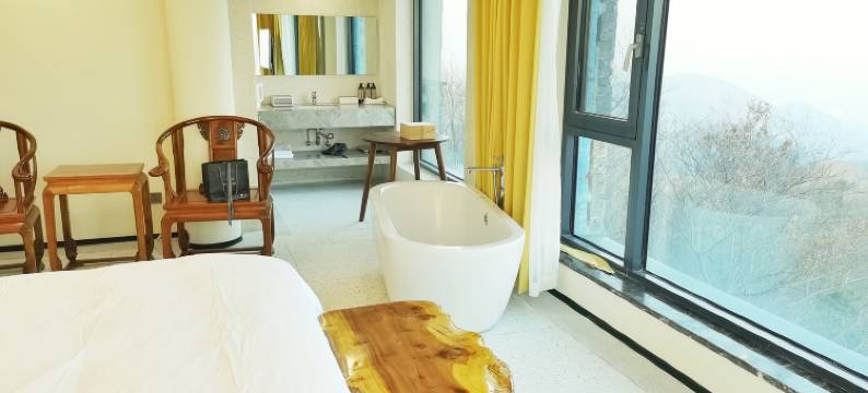 句容顶宫观日悬崖民宿图片