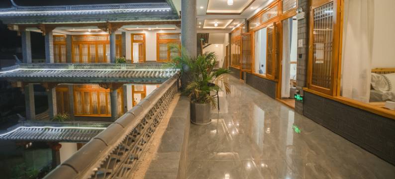 宾川鸡足山朝圣居图片