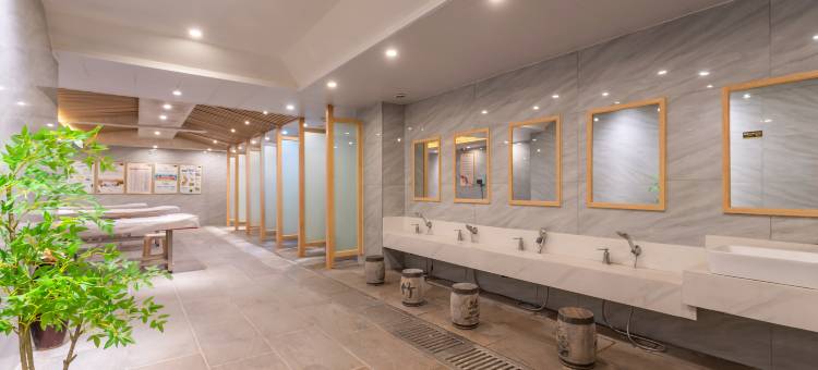 云绯国际酒店(烟台火车站店)图片