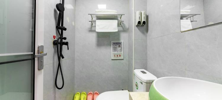 铂悦宾馆(兰州高铁西站土门墩地铁站店)图片