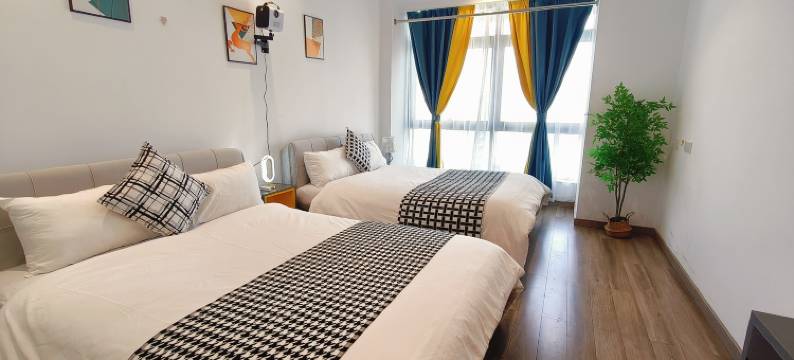 微澜·轻奢影院城市民宿(衢州高铁站万达广场店)图片