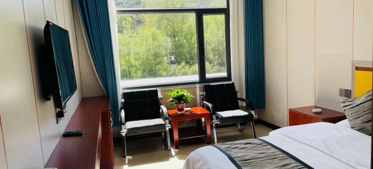 卓尼卓豪酒店图片