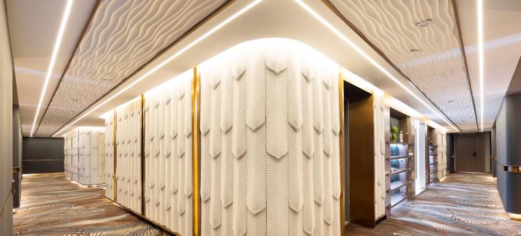 云与白马设计师酒店(沈阳站太原街店)图片