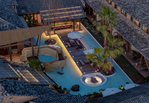 腾冲北海粮仓温泉度假酒店外景图