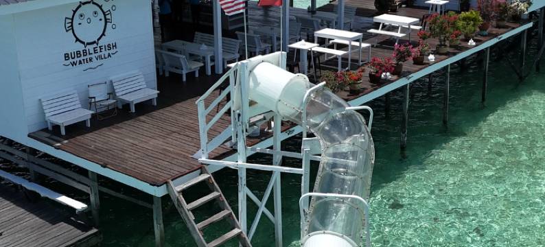 泡泡鱼水屋别墅(全免费:夜间派对+浮潜+玻璃船+海上滑梯+海钓)(BUBBLEFISH WATER VILLA)图片