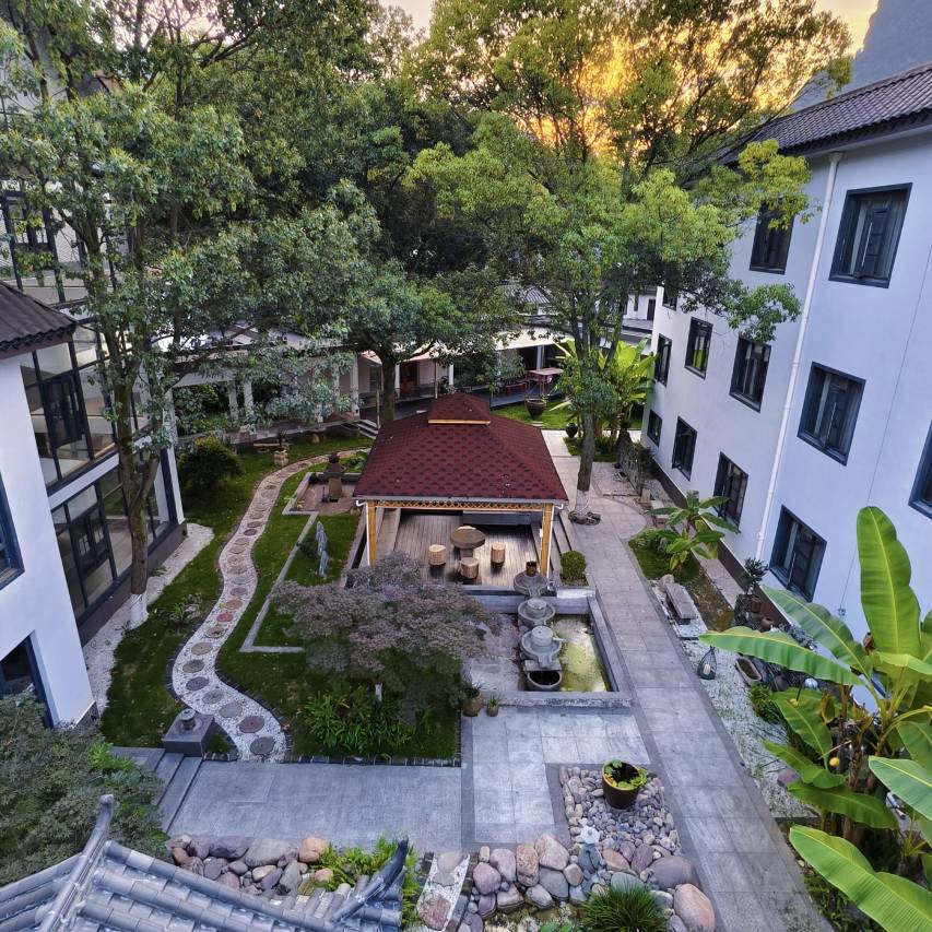 张家界专家村阳光庭院酒店(国家森林公园武陵源标志门店)图片